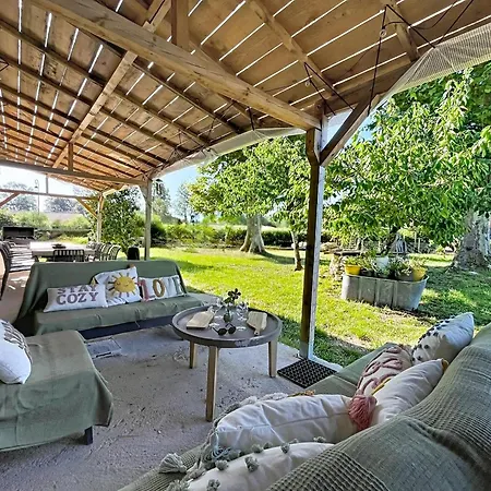 펜션 La Cocasserie - 5-bedroom With Hot Tub - Blayais